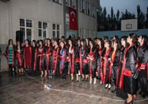 Veliler öğrencilerin sevincini paylaştı